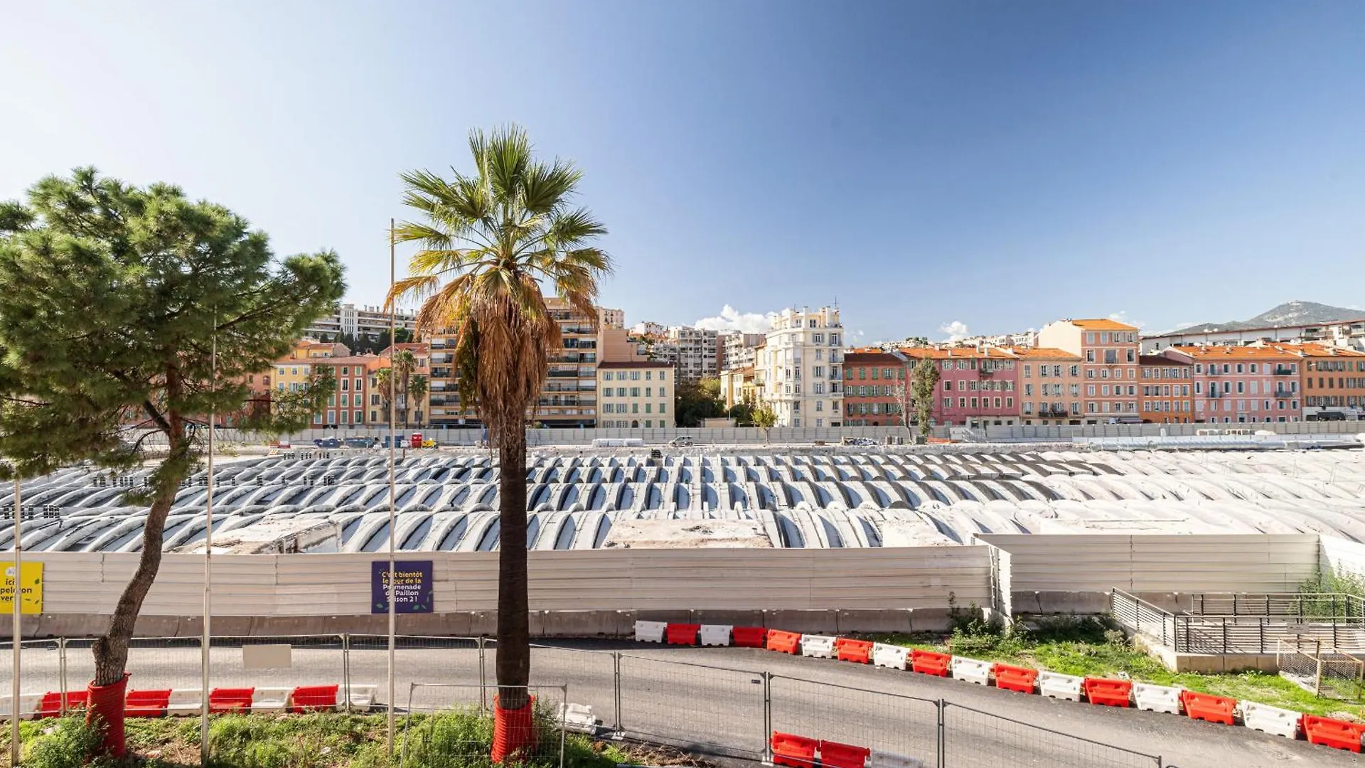 Large Central 2 Bdr & Garage Nizza Francia