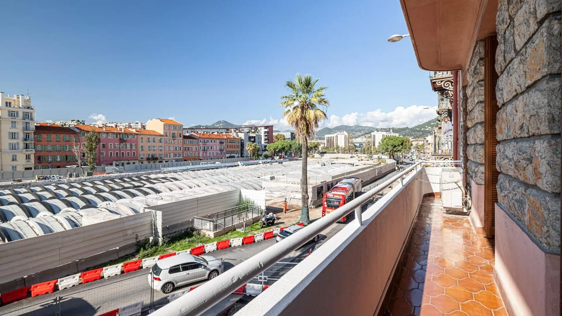 Large Central 2 Bdr & Garage Nizza 0*,  Francia