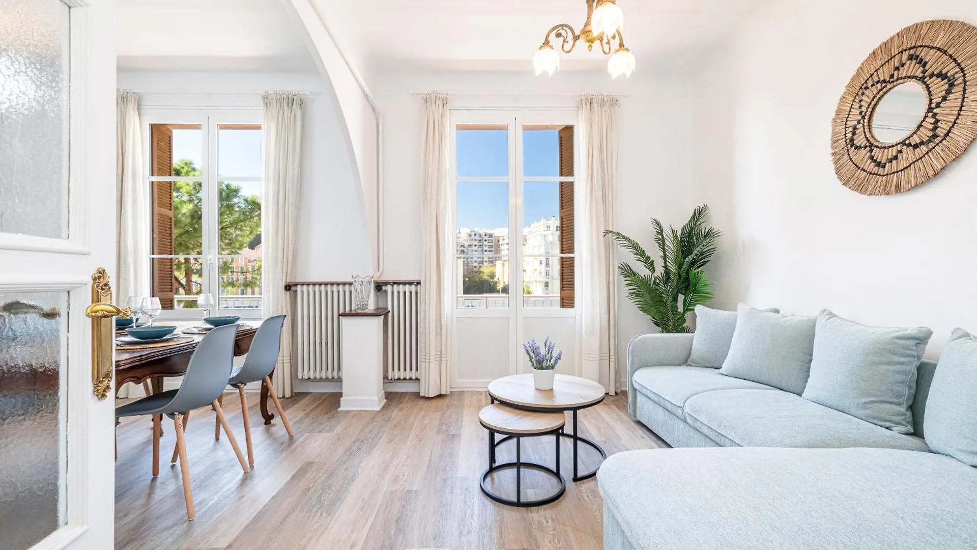 Large Central 2 Bdr & Garage Nizza Appartamento